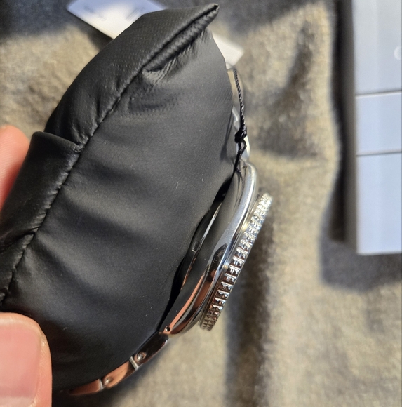 Seiko 5 Sports Automatic Diver Champaign Dial - Picture 3 of 7